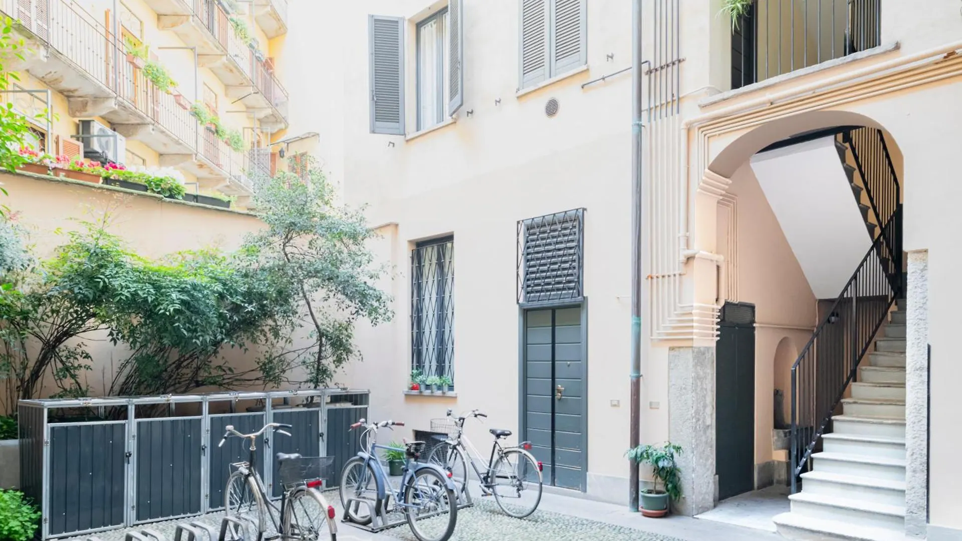 Relstay - Moscova - Central Studio Milan 0*,